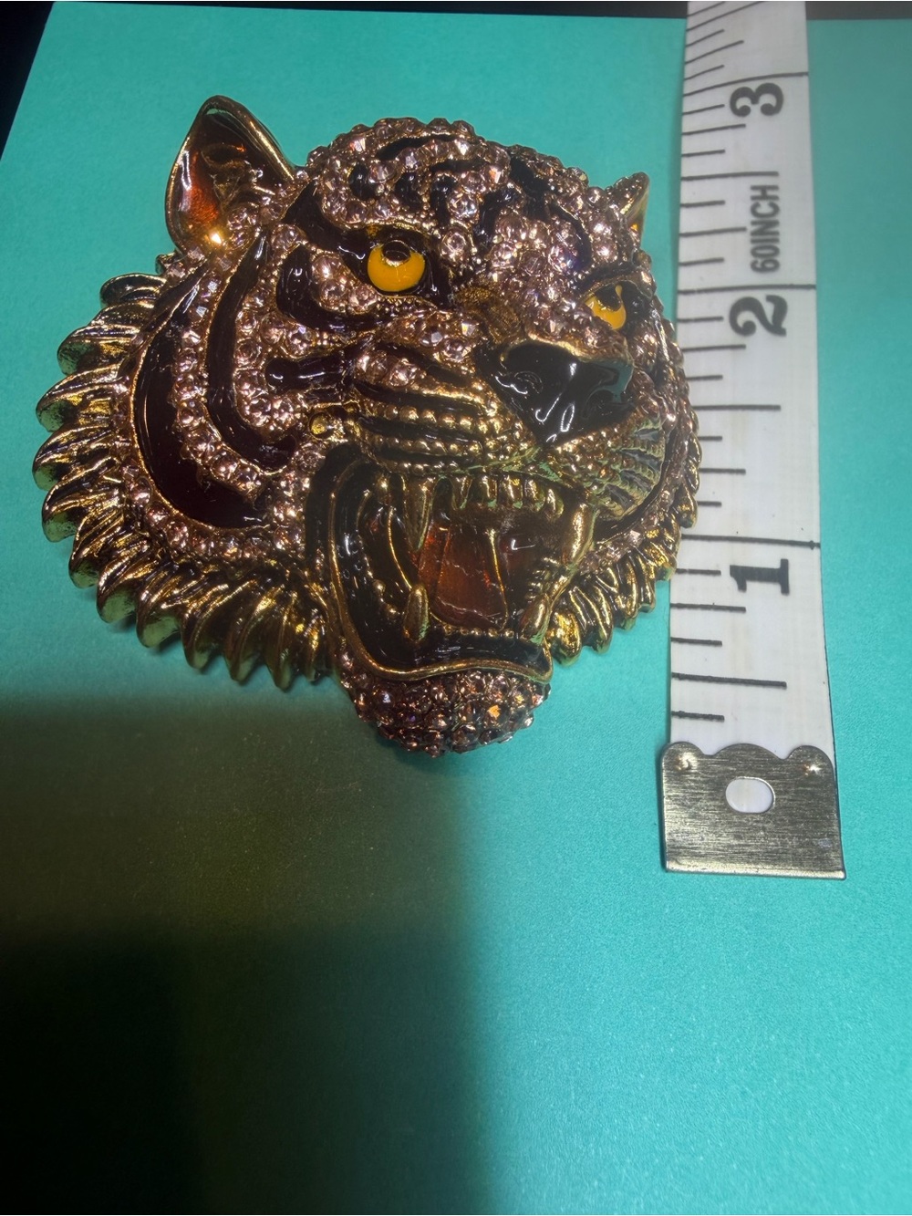 Large Embellished Tiger Head Brooch - Gold tone and Black. STUNNING - Picture 5 of 6